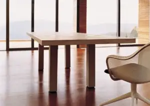 Minimalistischer Tisch aus Beton von Mandl & Bauer