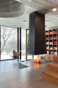 dunkler Kaminofen von Mandl & Bauer