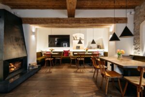 Kaminofen in Gaststube von Mandl & Bauer