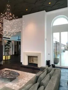 Minimalistischer Kaminofen von Mandl & Bauer